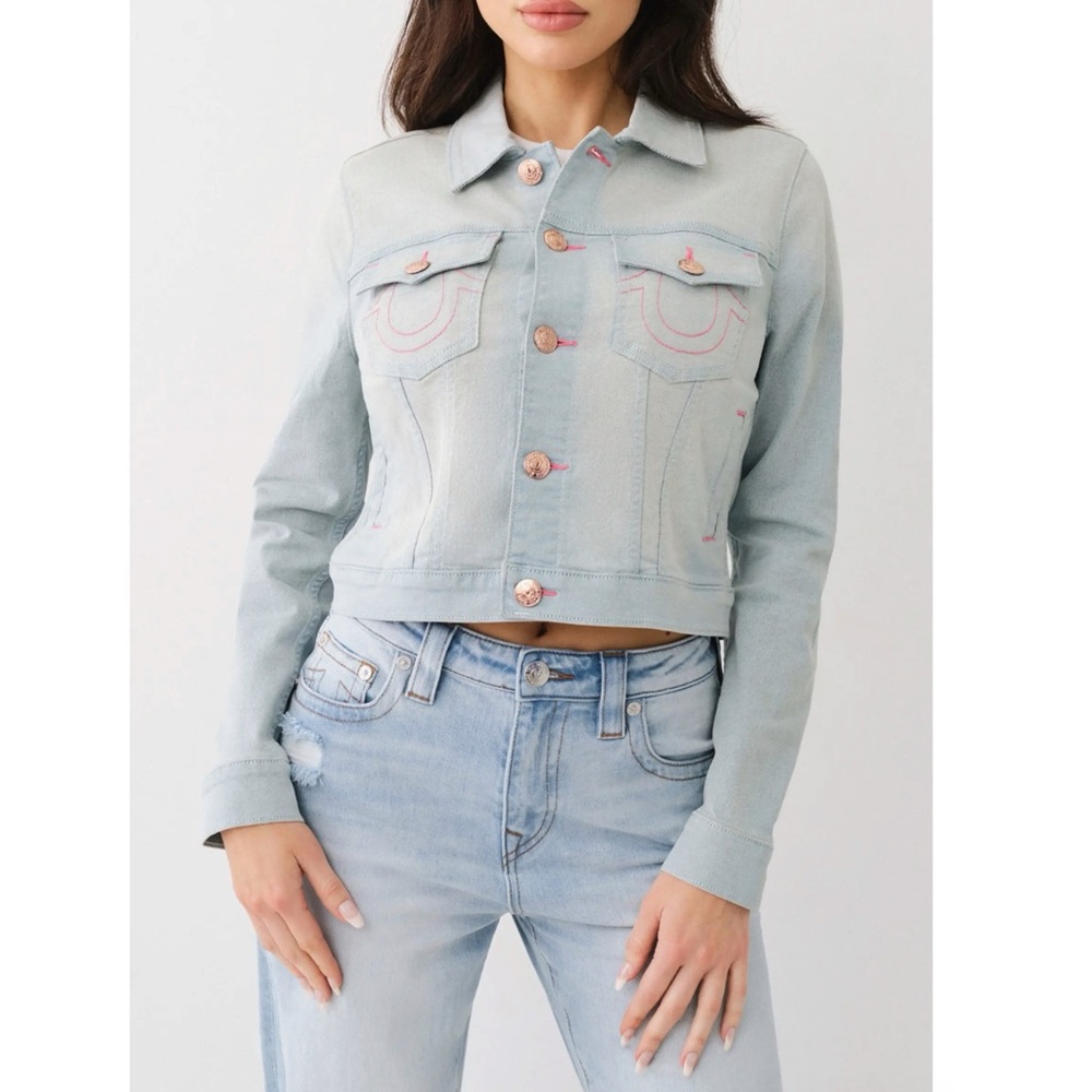 True Religion Jesse Pink Embroidered Horseshoe Crop Blue Denim Trucker Jacket